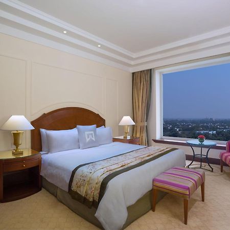 Sheraton New Delhi Hotel Bagian luar foto