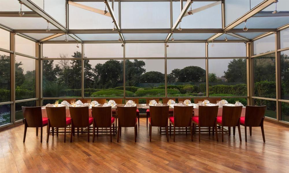 Sheraton New Delhi Hotel Bagian luar foto