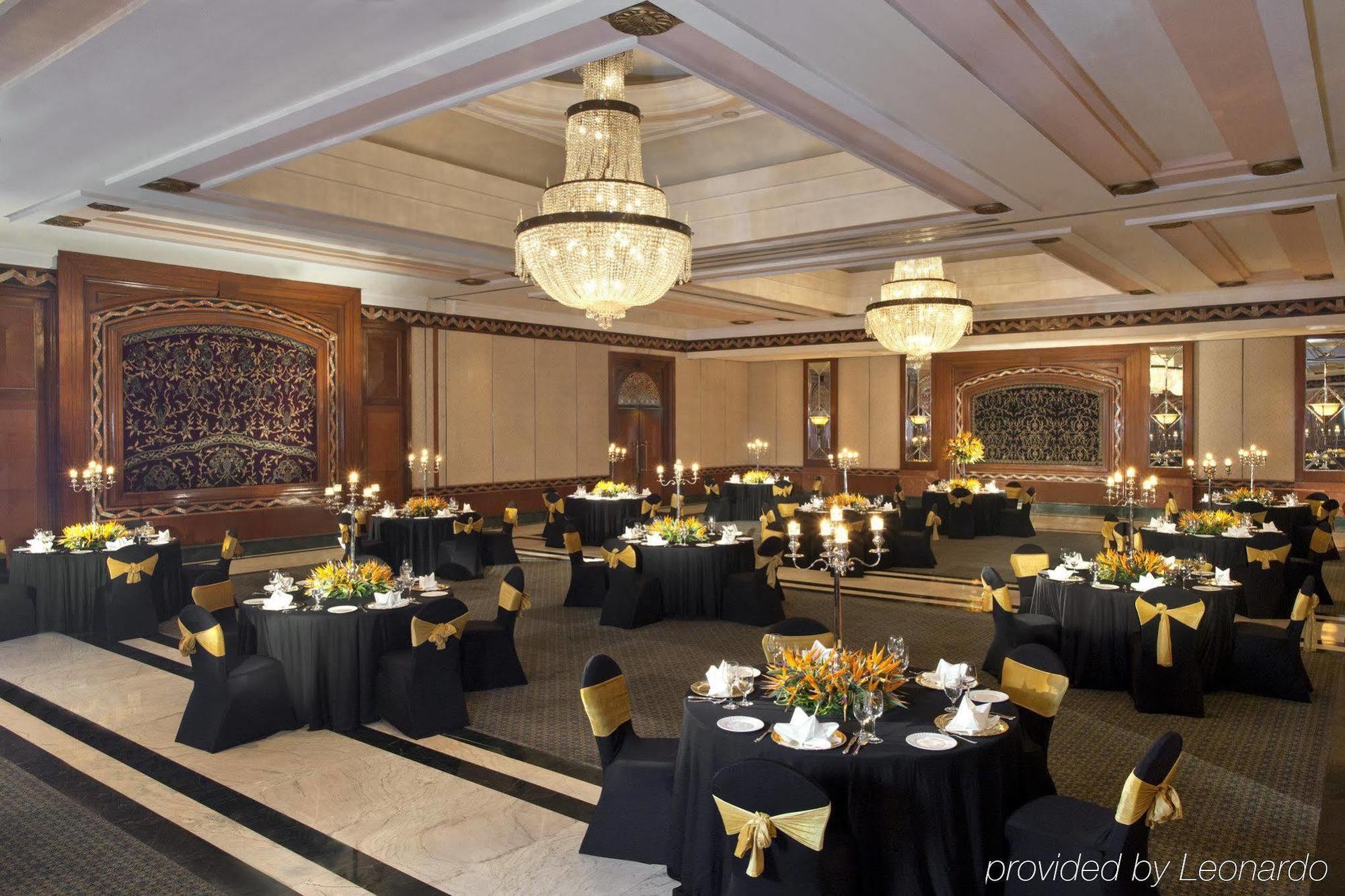 Sheraton New Delhi Hotel Bagian luar foto